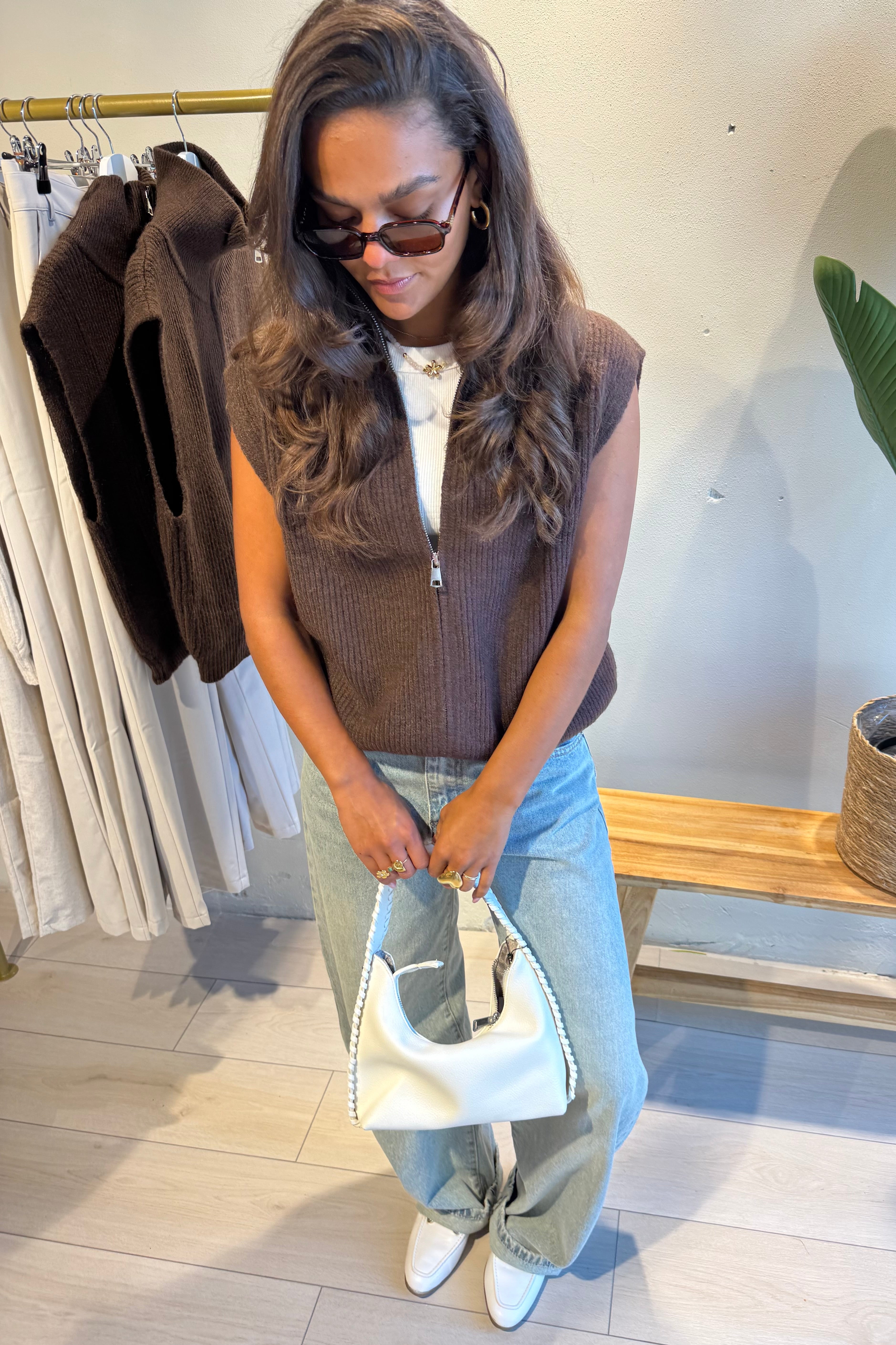 Pre order: Julia vest bruin