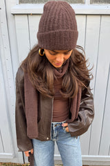 Muts en sjaal bruin