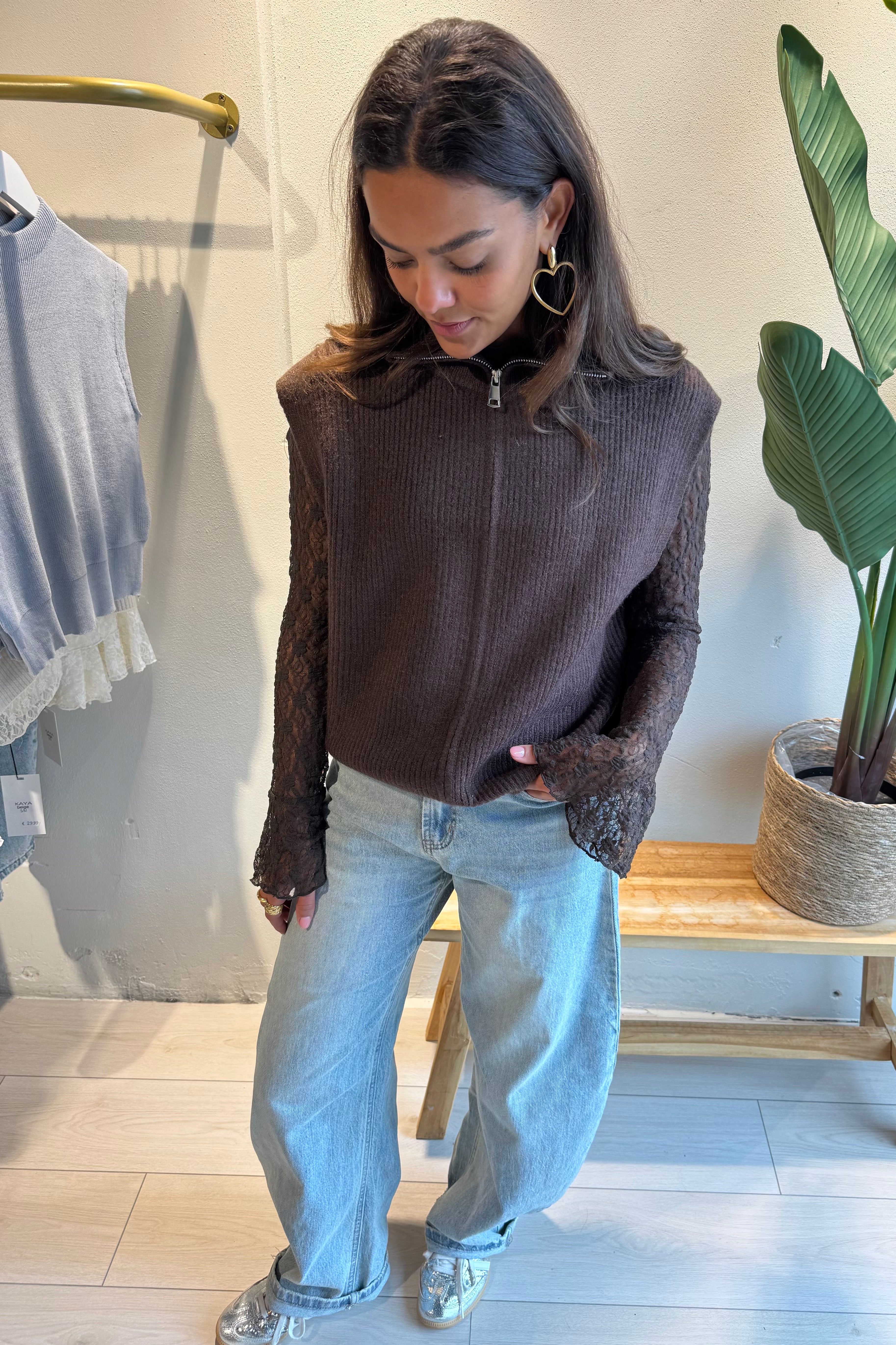 Mesh top – kanten dames top met lange mouwen in bruin