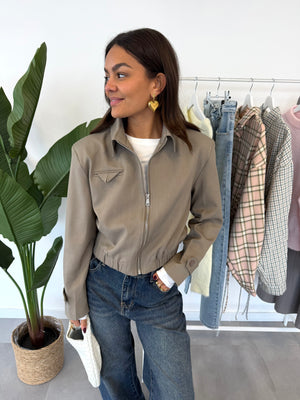 Anqi vest – kort vest met rits en comfortabele pasvorm, vooraanzicht