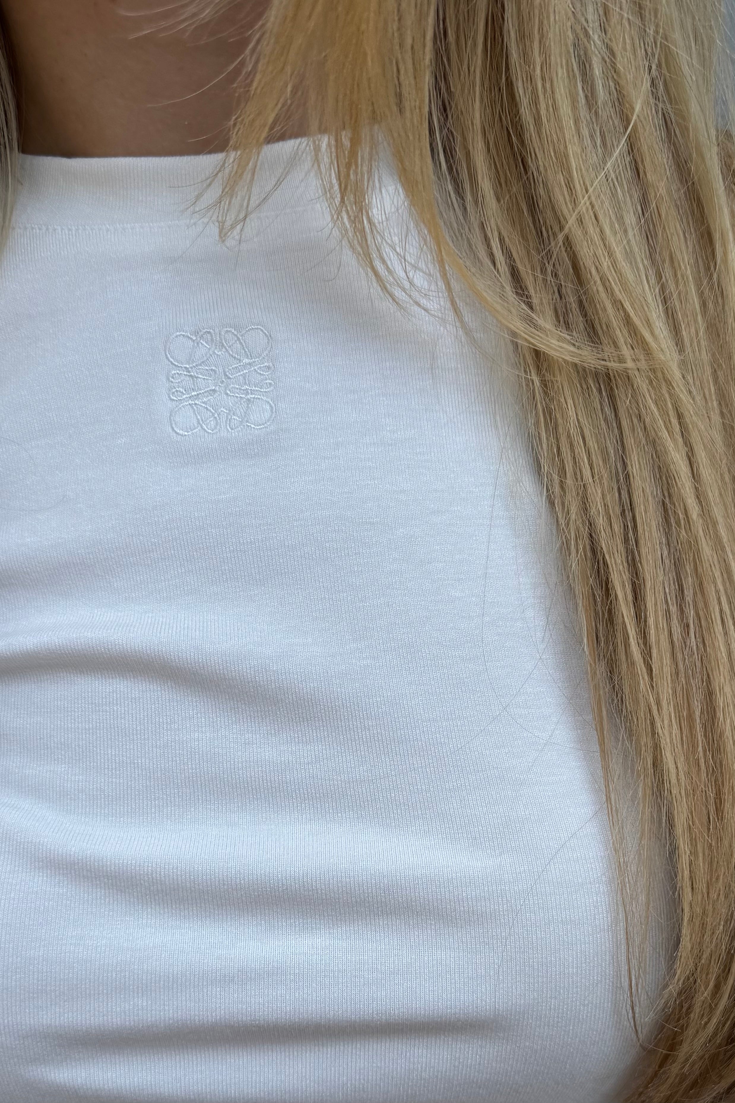 Basic white longsleeve