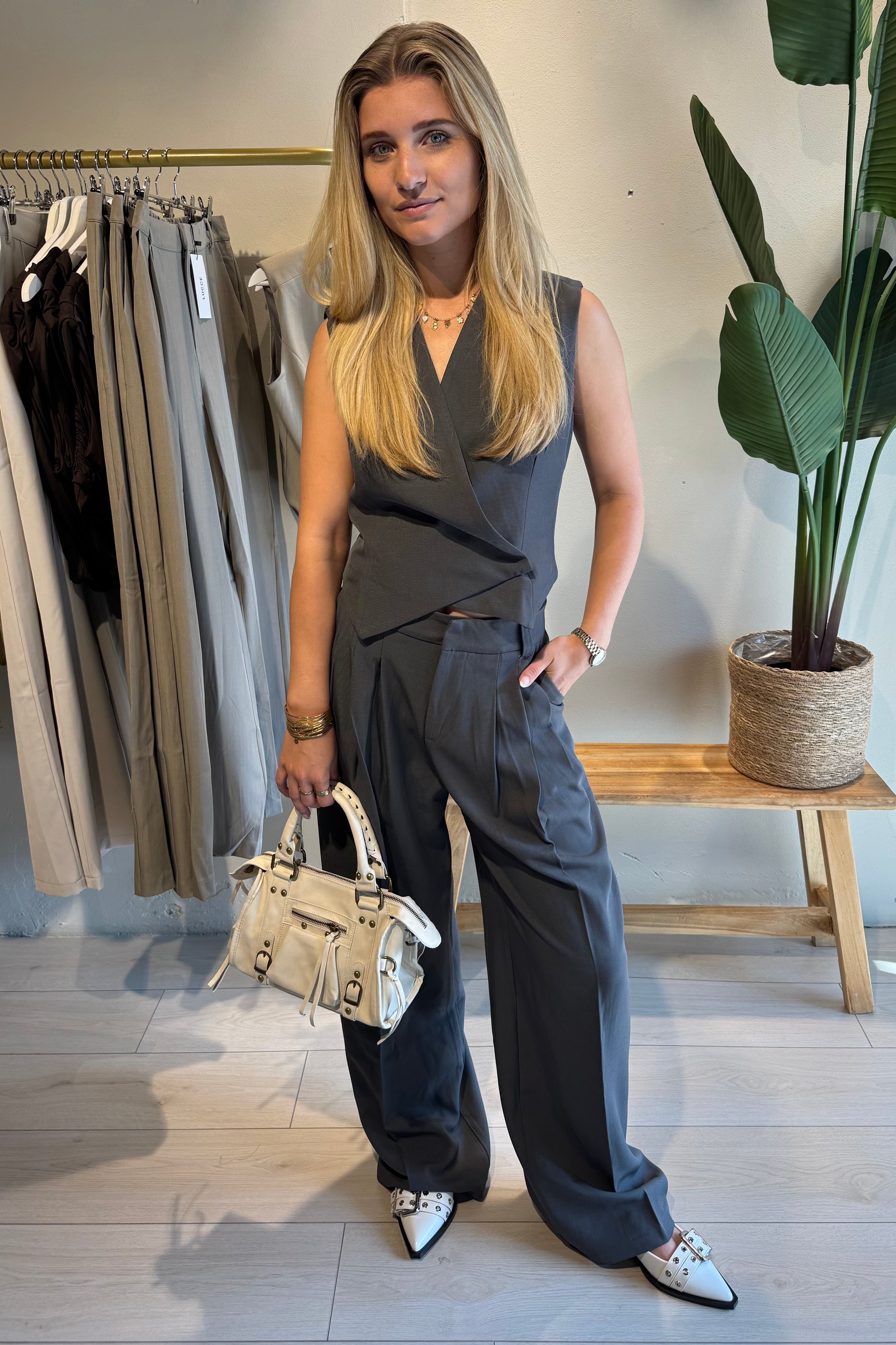 Sera gilet grey