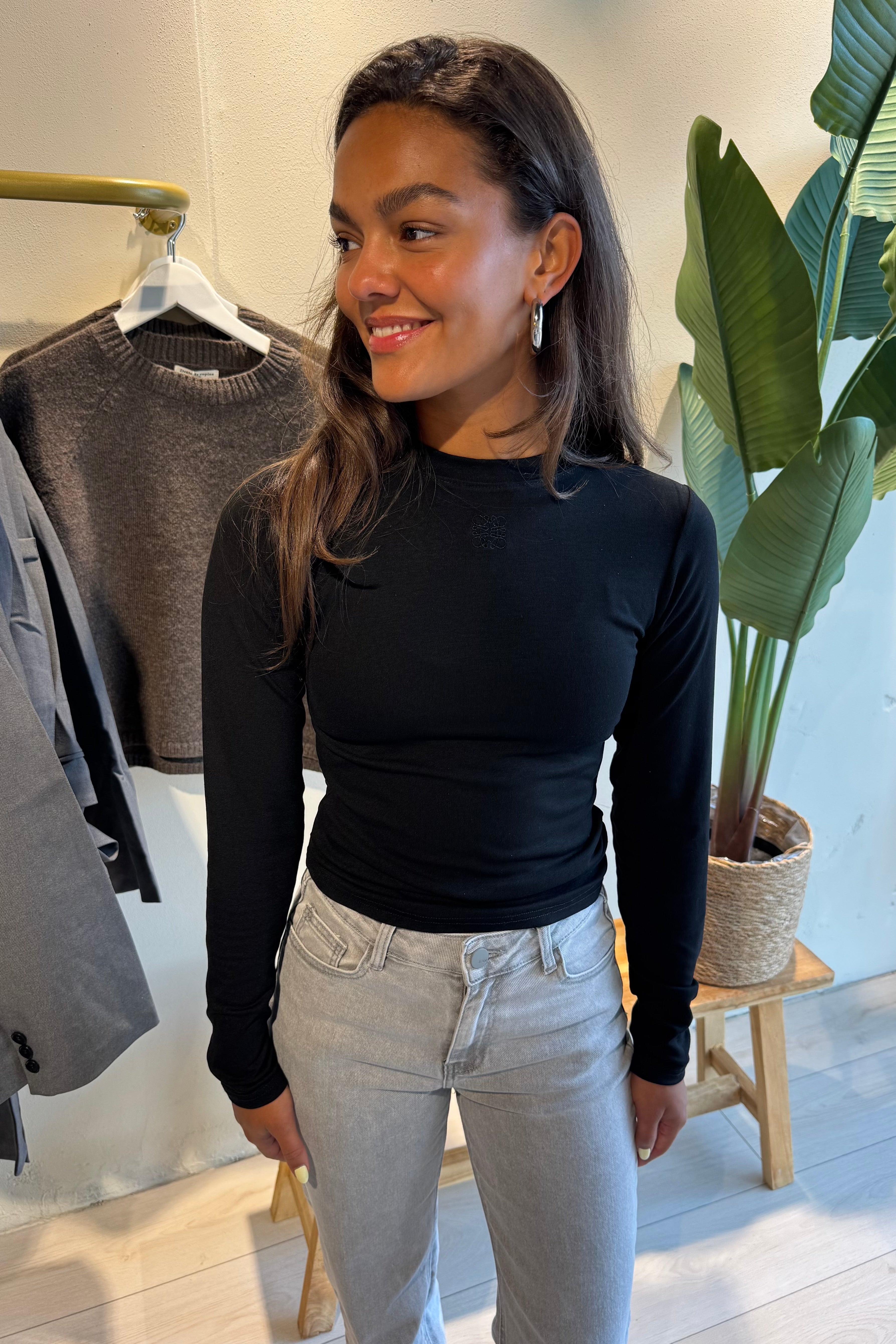 Basic black longsleeve